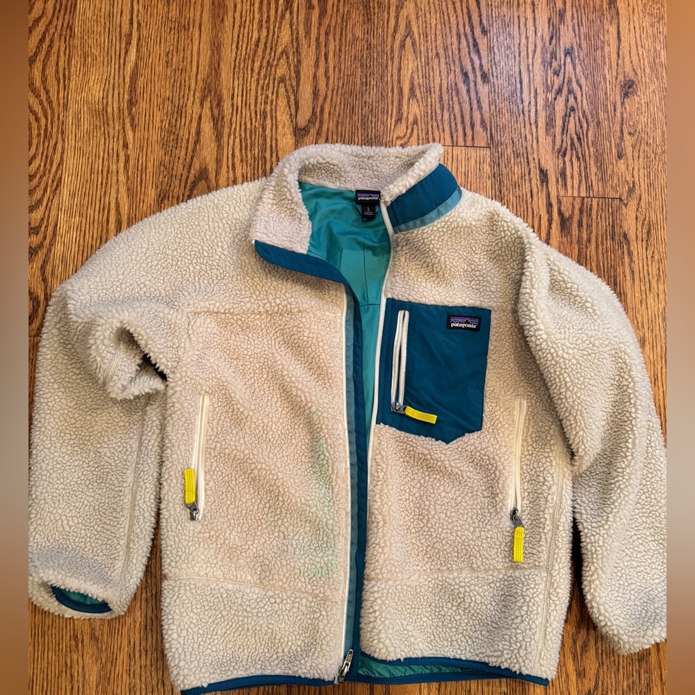 Girls Patagonia off white synchilla zippered jacket